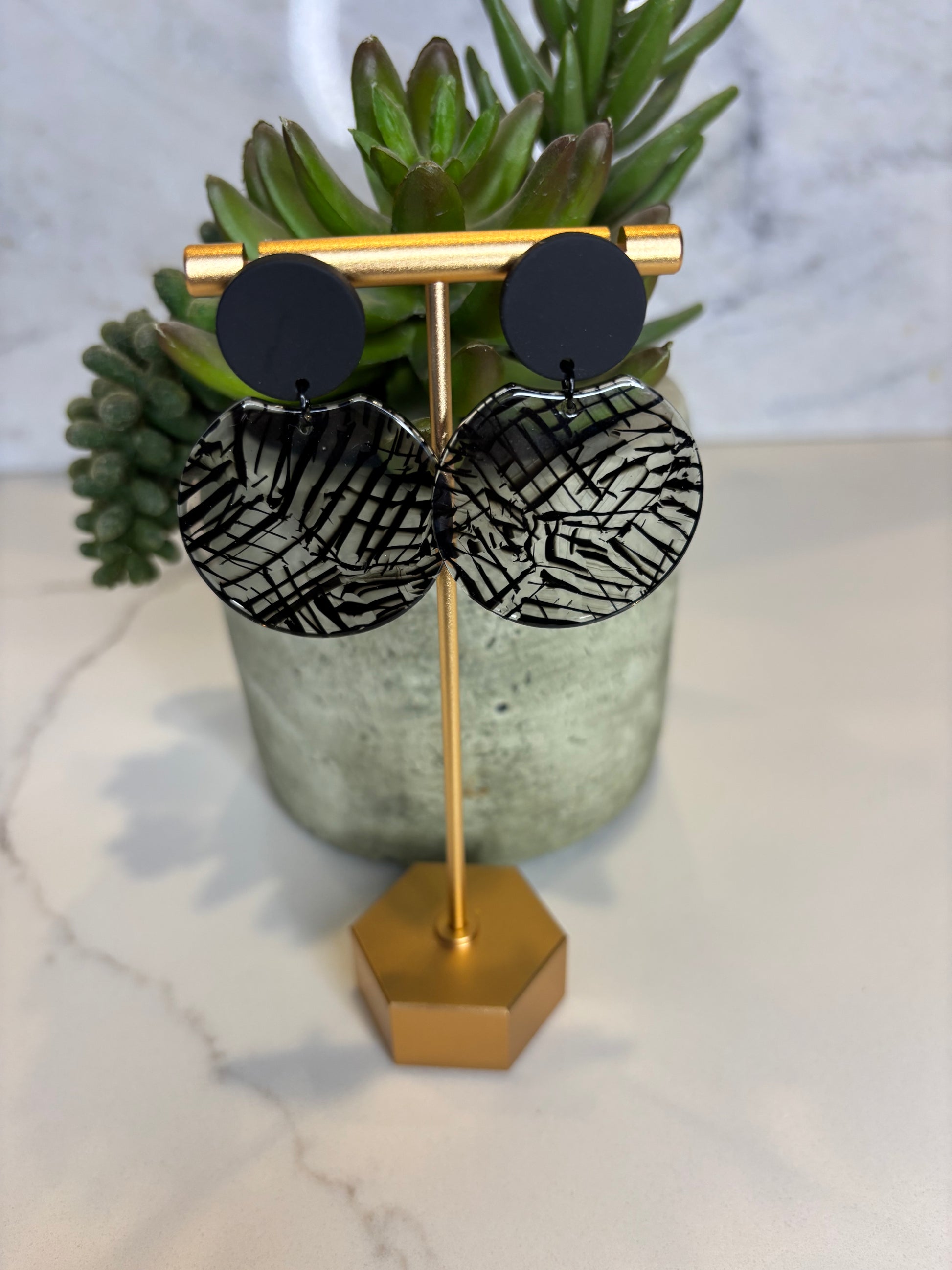 Round Black lines earrings