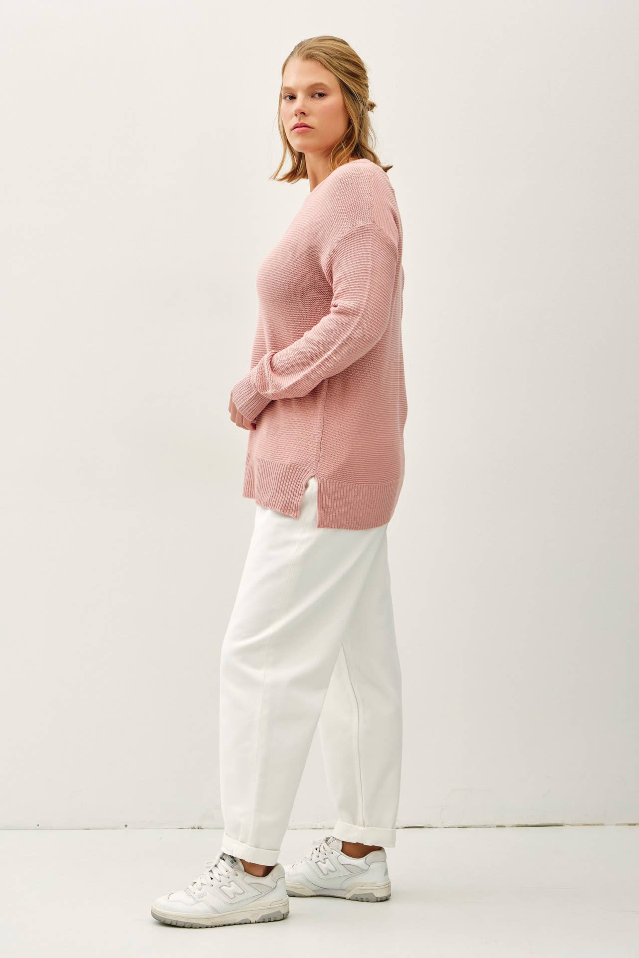 CURVY BASIC ROUND NECK BOYFRIEND FIT SWEATER