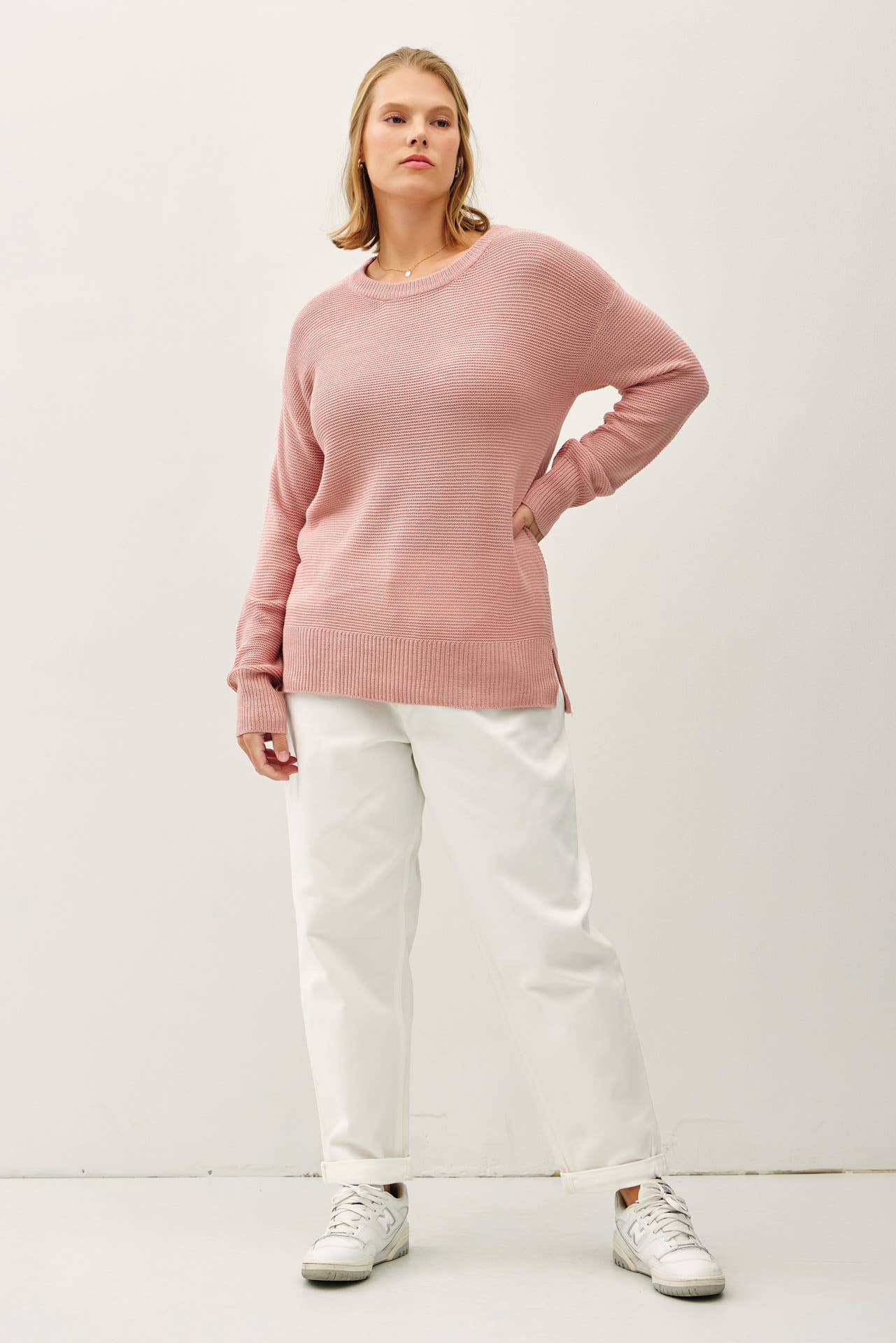 CURVY BASIC ROUND NECK BOYFRIEND FIT SWEATER
