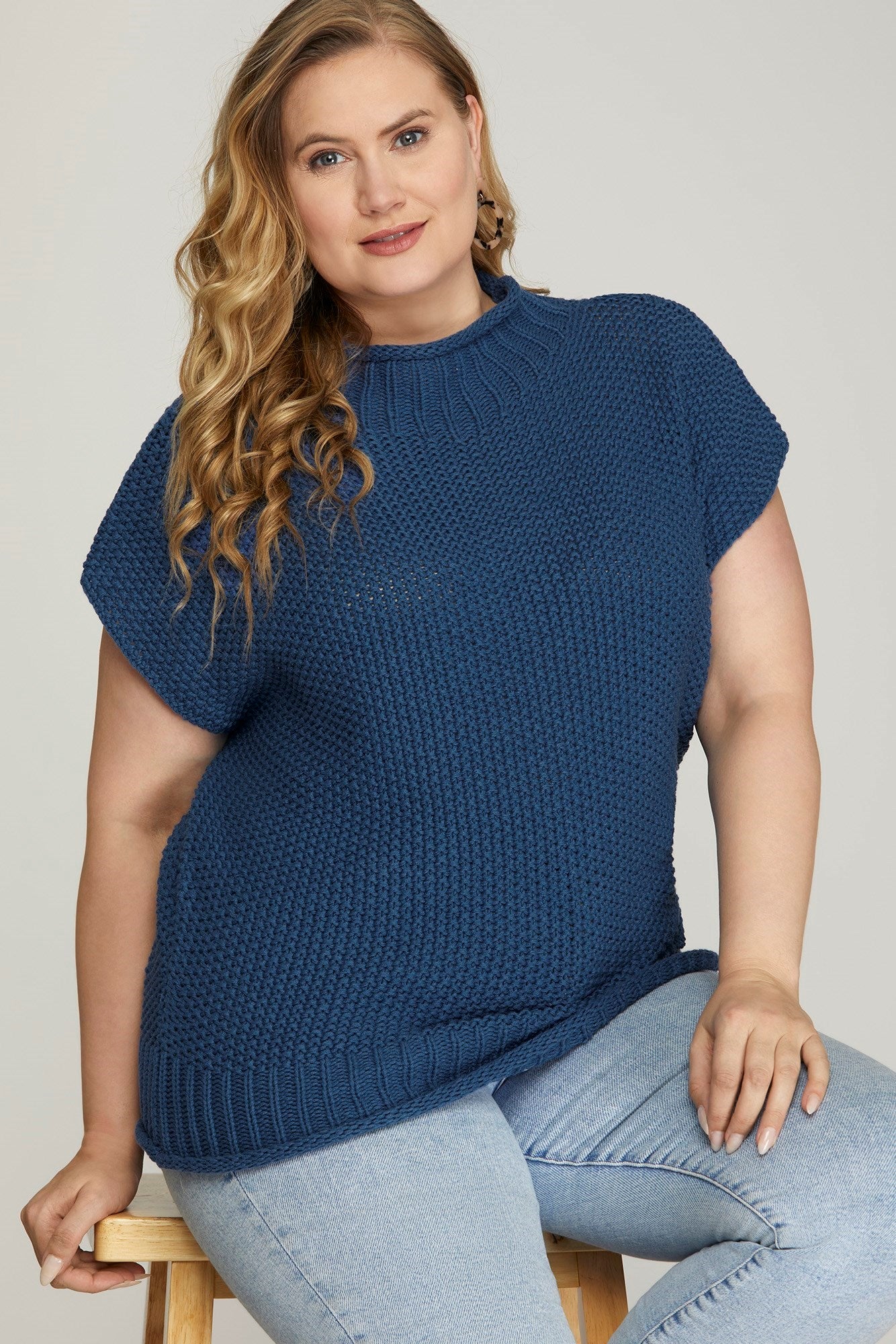 Curvy Sleeveless Mock Neck Sweater