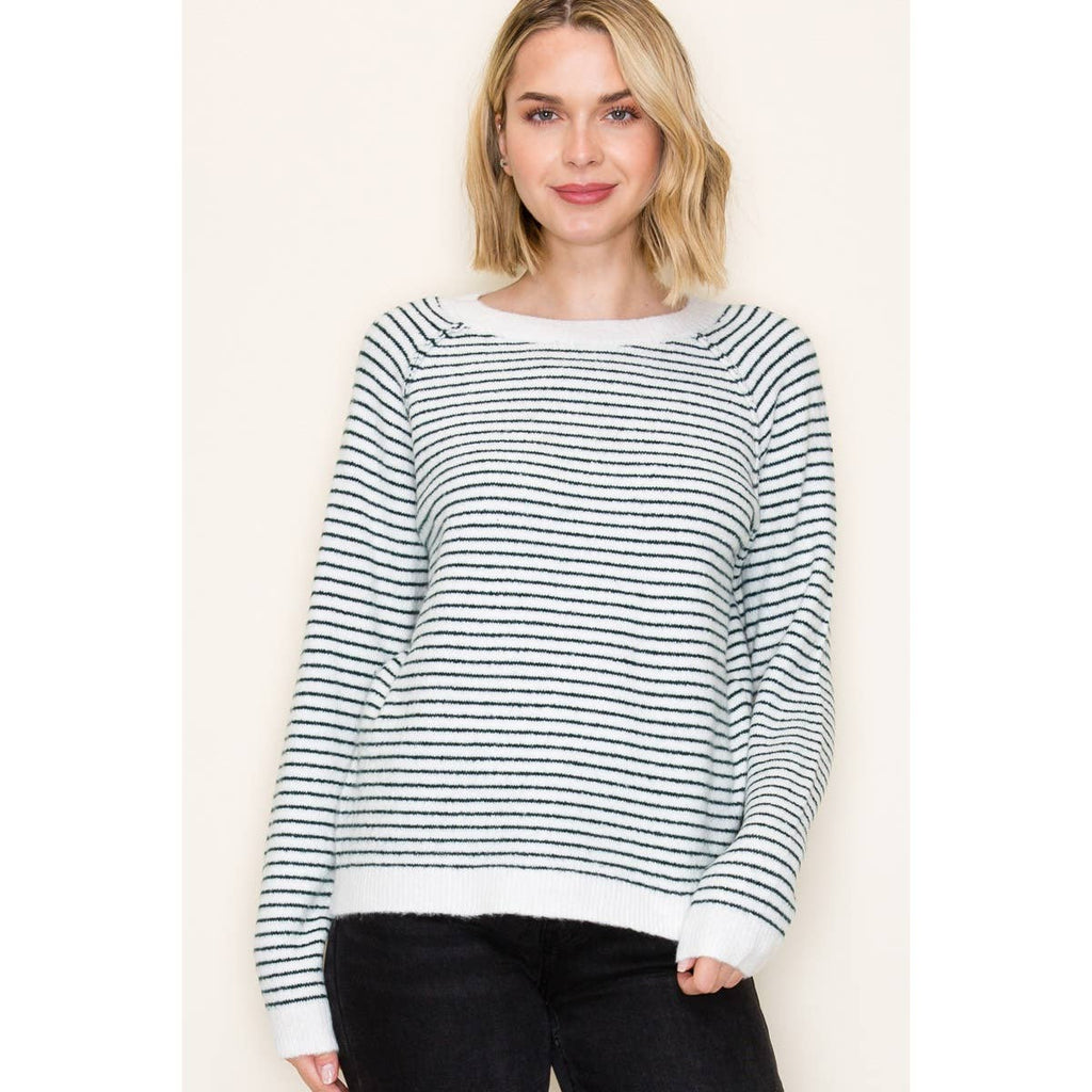 STRIPED PULLOVER SWEATER