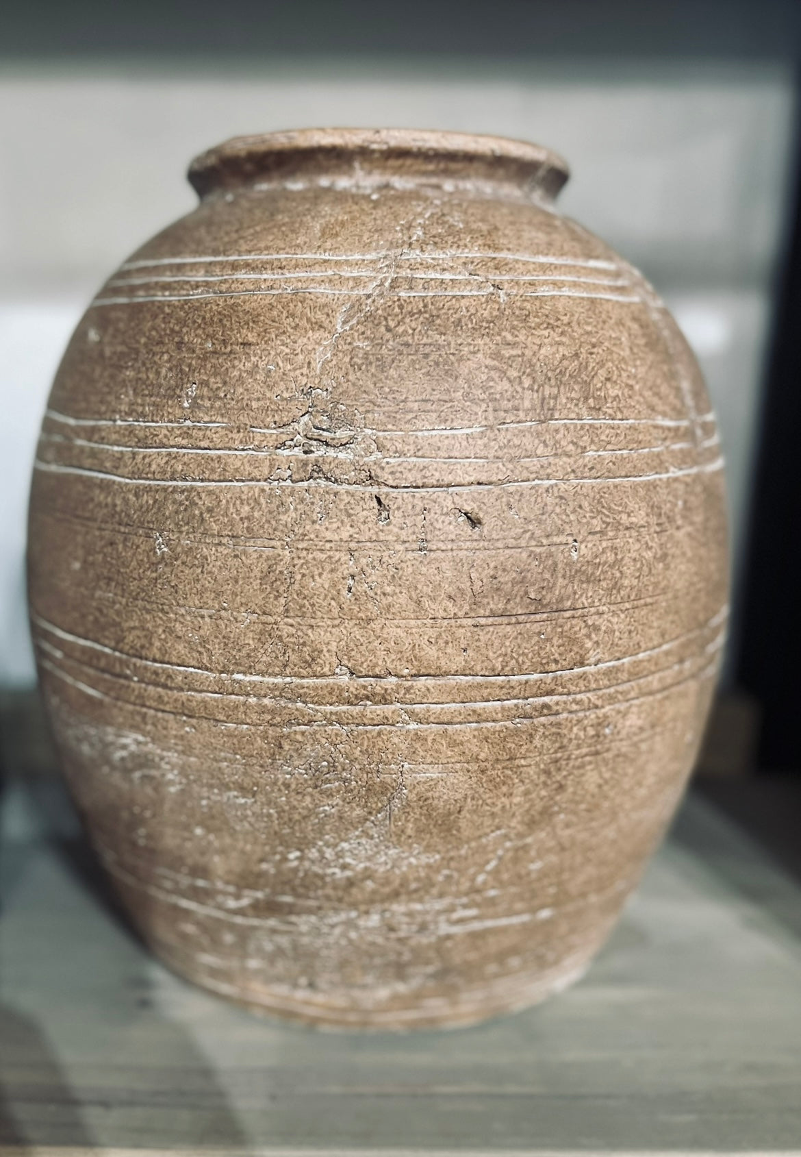 BROWN LINED TERRA COTTA VASE