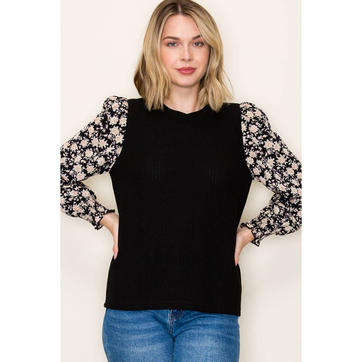 FLORAL SMOCKED CUFF PULLOVER TOP