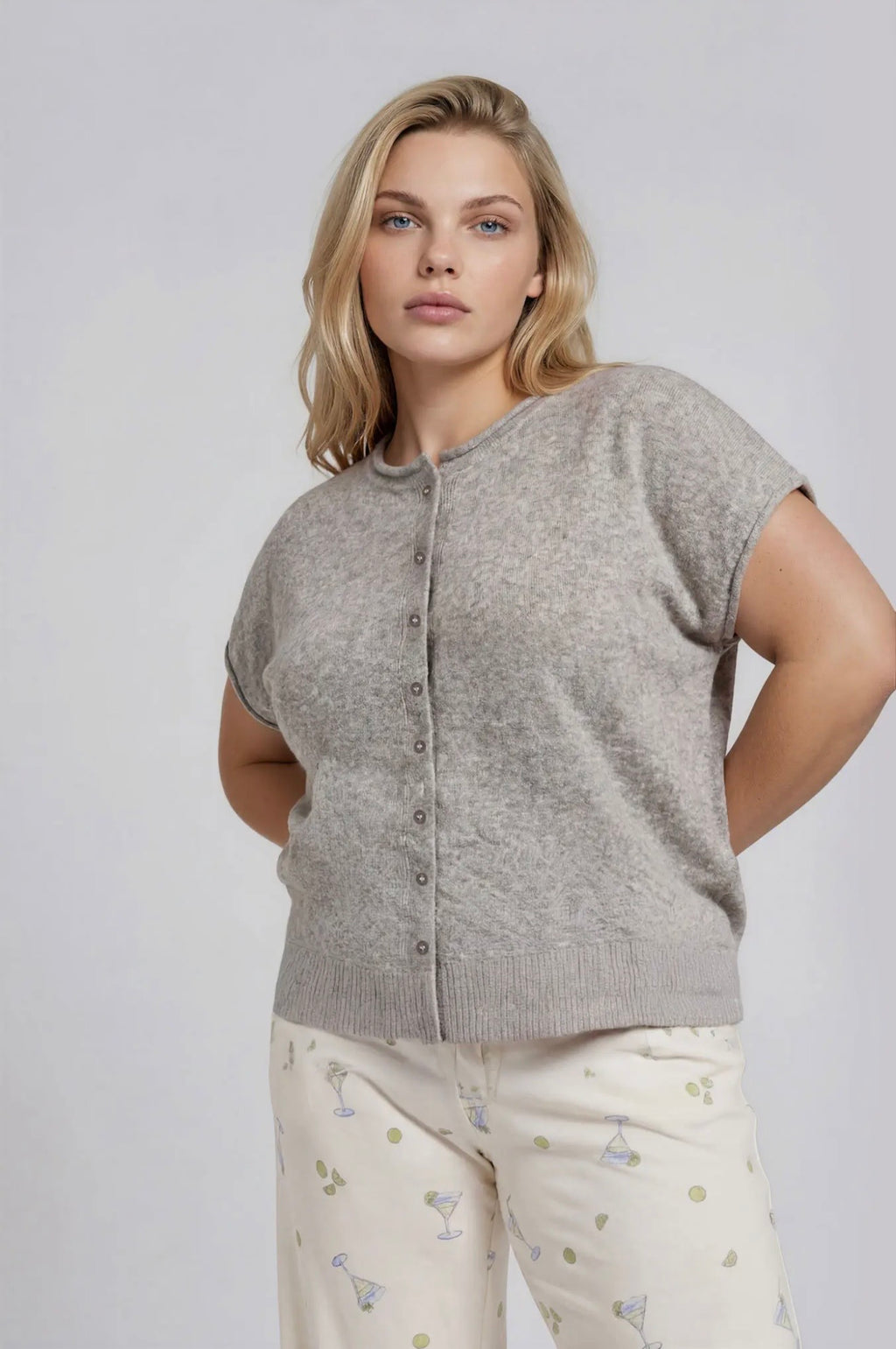 Curvy Raw Edge Seamless Lightweight Cardigan