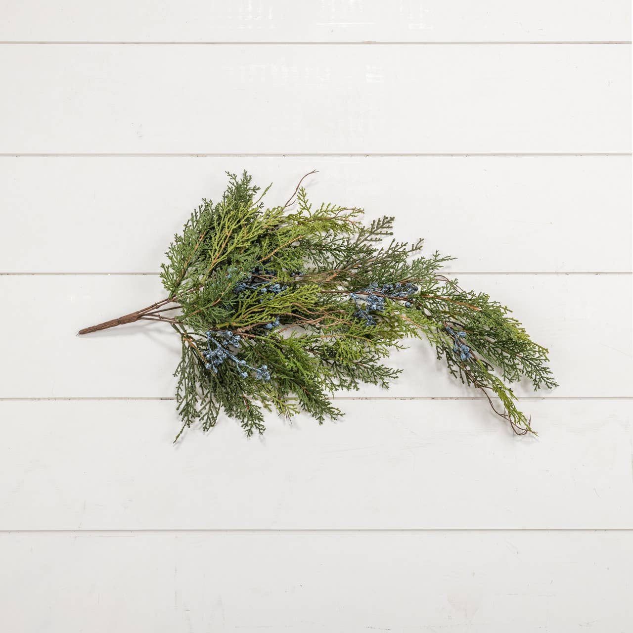 26" CEDAR & BERRIES HANGING BUSH