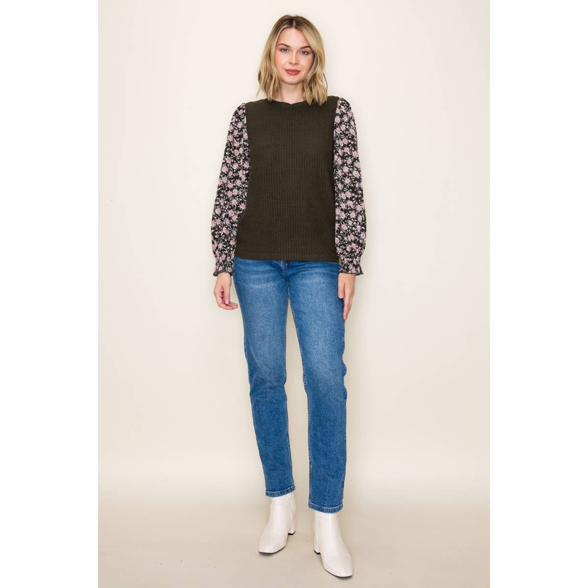 FLORAL SMOCKED CUFF PULLOVER TOP