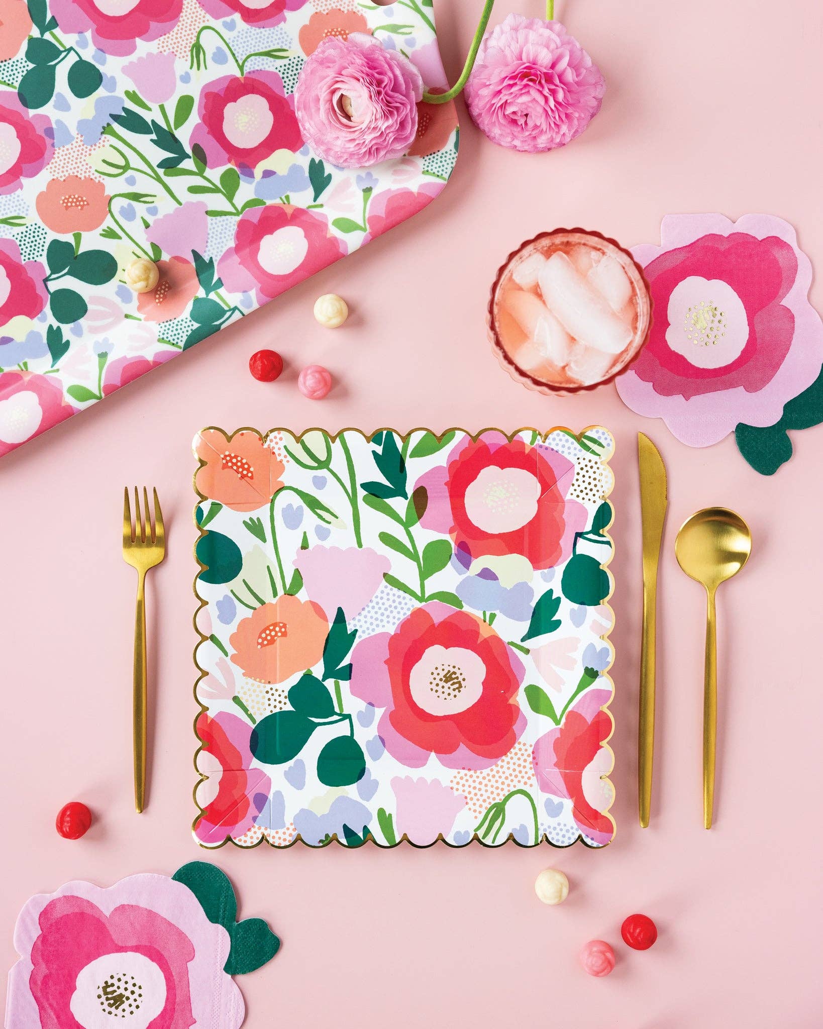 9" Floral Scalloped Paper Plate