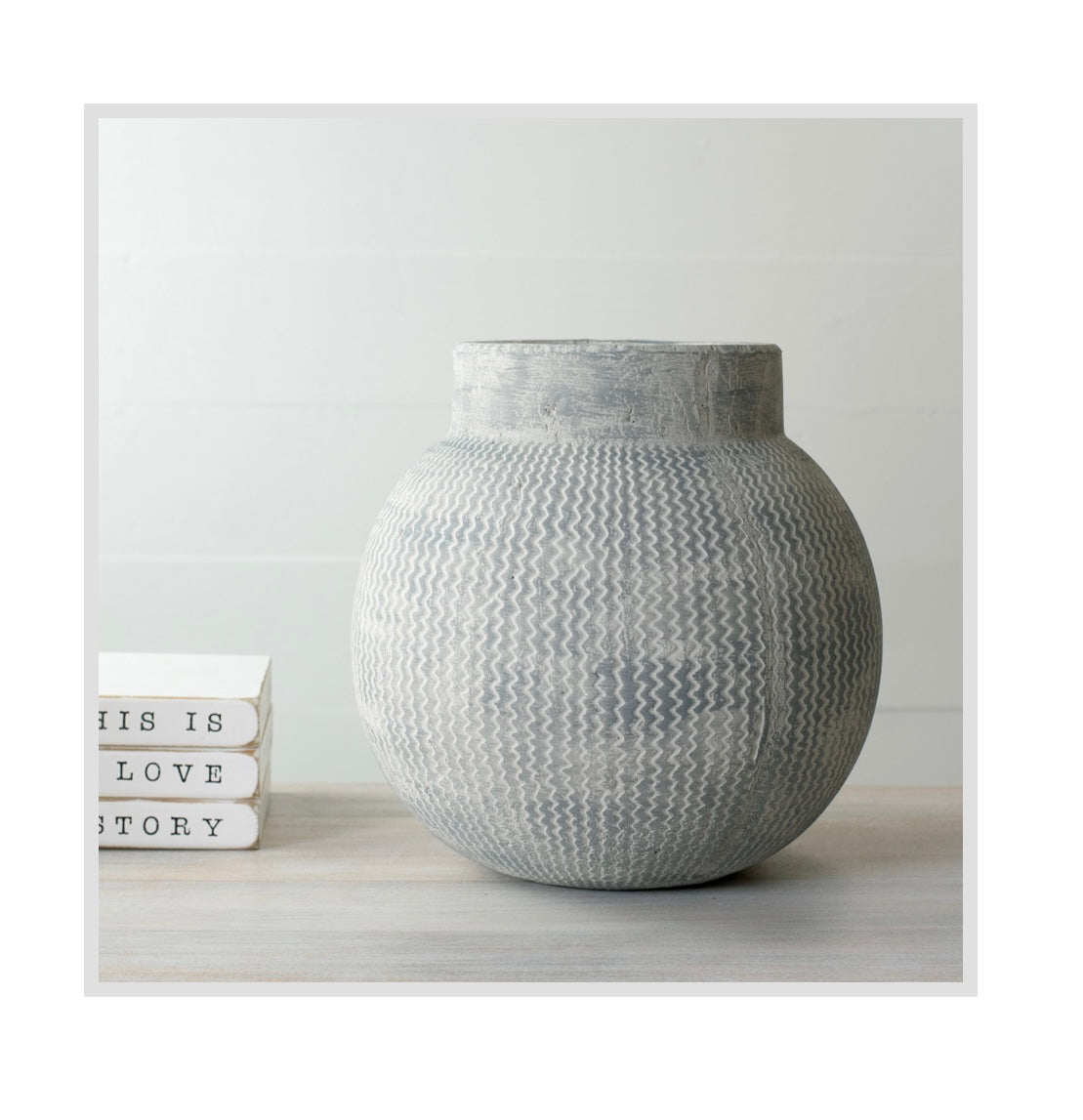 ROUND GREY CHEVRON PATTERN VASE