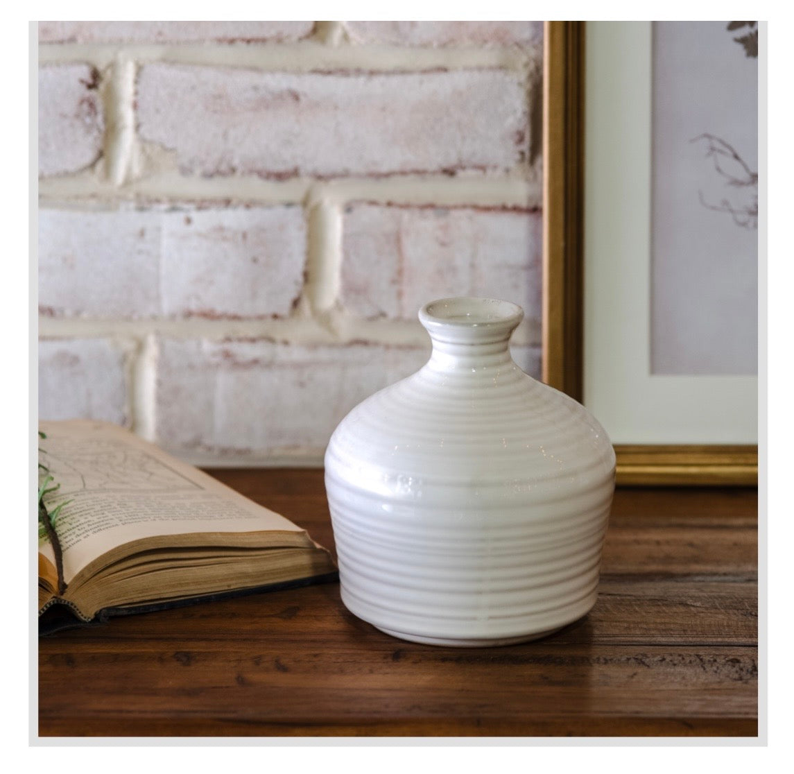 5" White Line Vase
