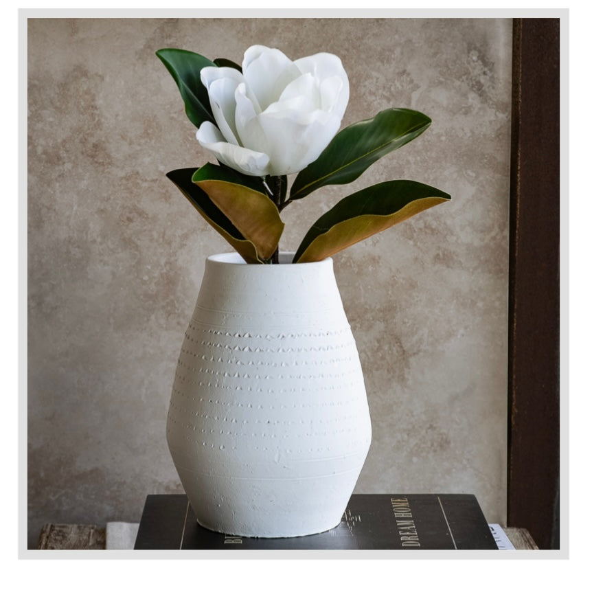 10.25" WHITE DOT PATTERN VASE