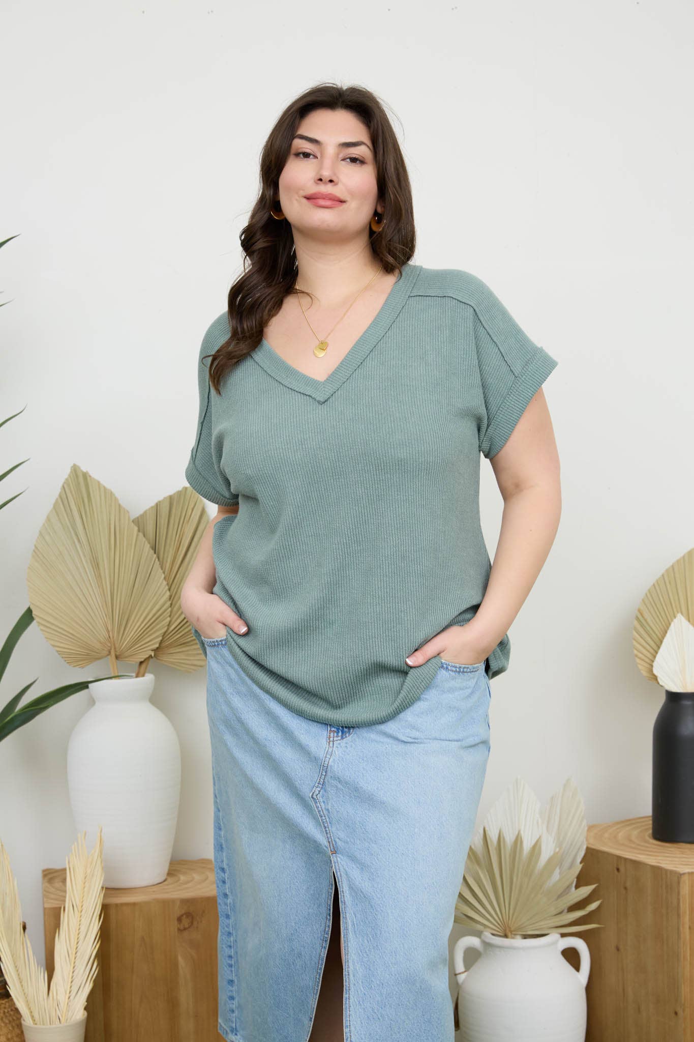 CURVY RAW EDGE V NECK EXTENDED SLEEVE KNIT TOP