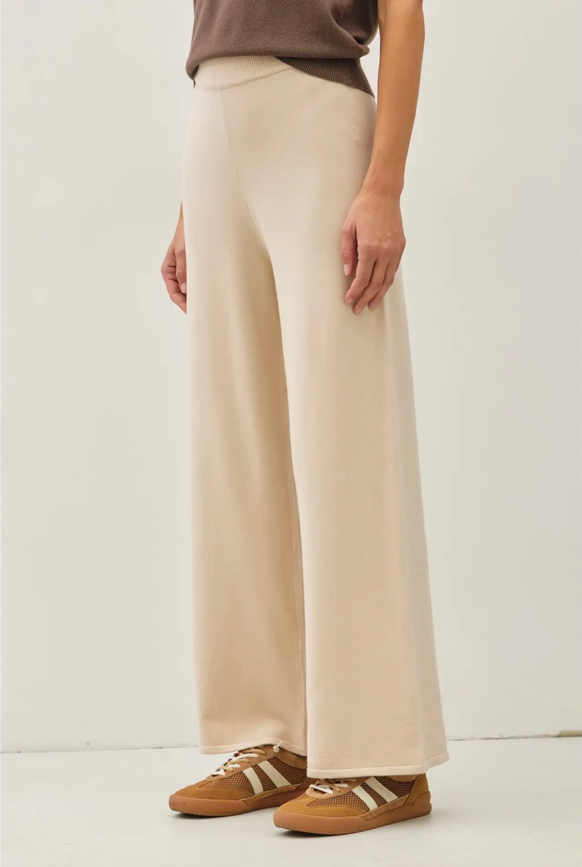 Ultra Comfy Ribbed Knit Wide Leg Pull On Pant