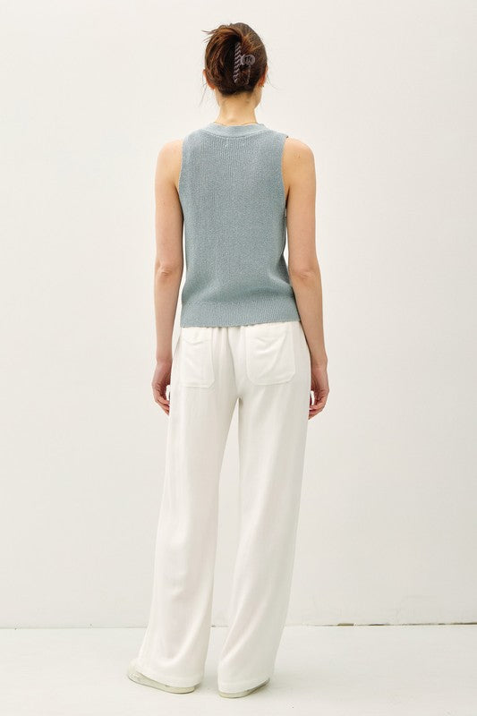 Lighweight knit v-neck button up vest