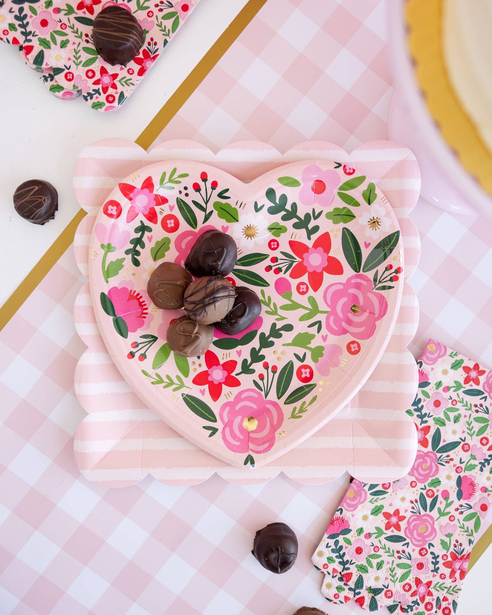 10" Pink Striped Paper Plate Set