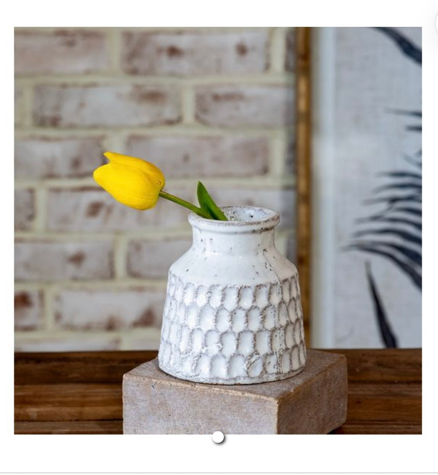 4" CARVED PATTERN VASE