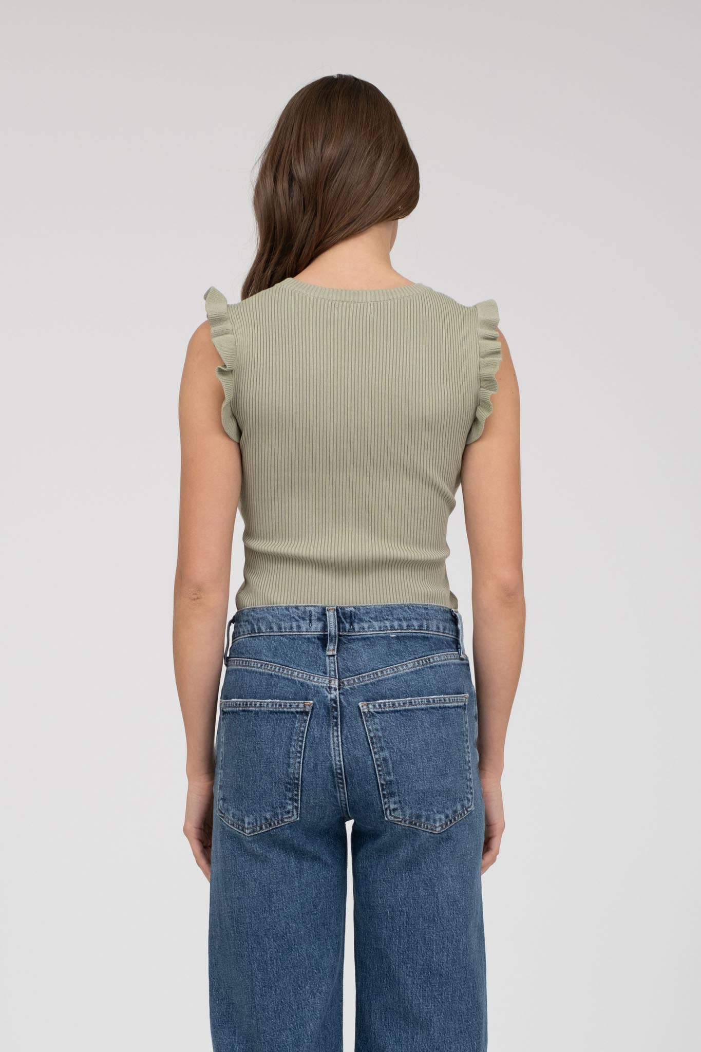 RUFFLE SLEEVELESS SWEATER KNIT TOP