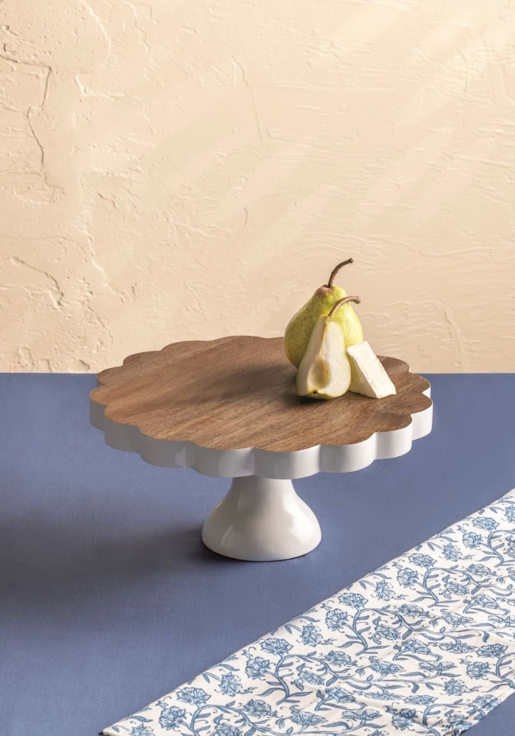 Scalloped Pedestal Server