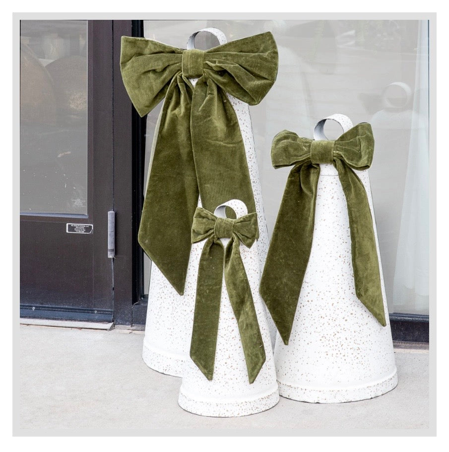 White Metal Outdoor Bells w/Velvet Bow