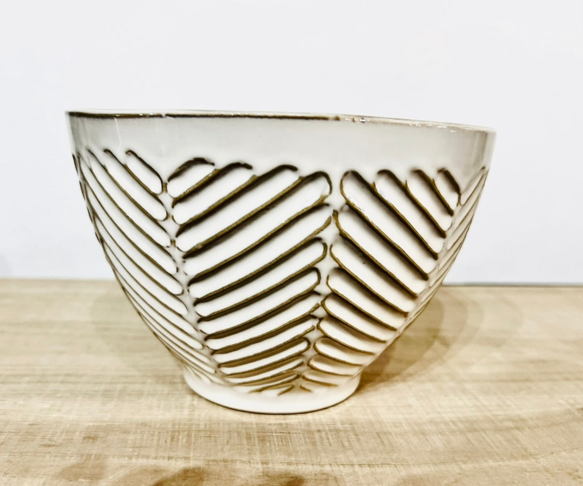 7" ROUND PATTERN BOWL