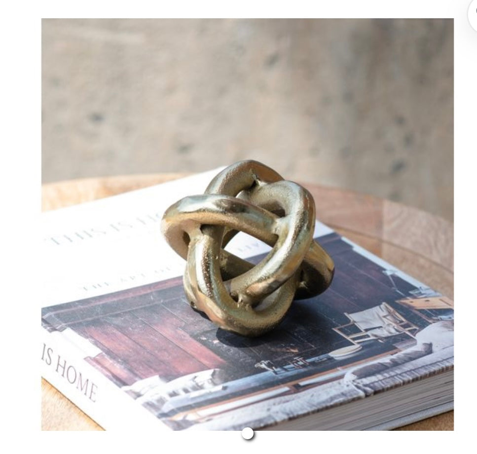 GOLD ALUMINUM KNOT DECOR