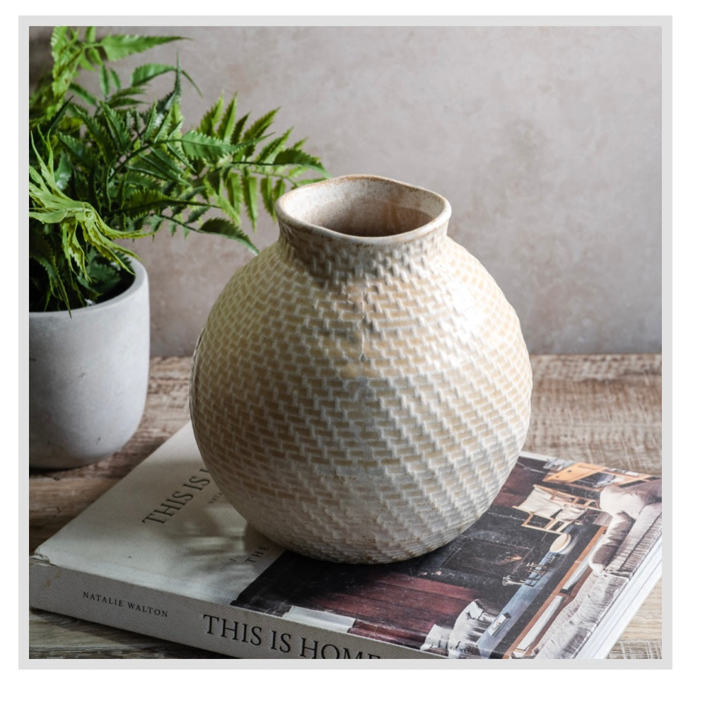 7.3" CREAM BALL VASE