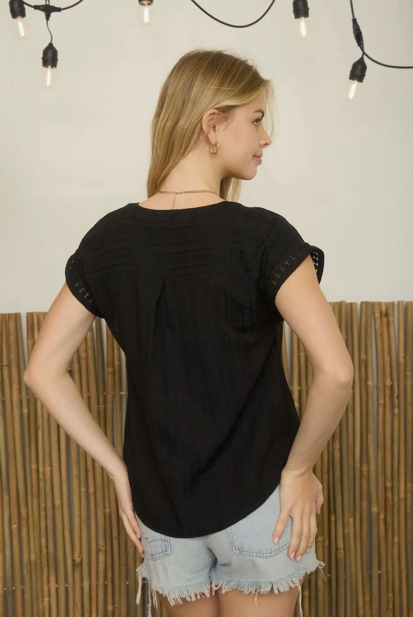 CURVY TEXTURED WOVEN PATTERN LINE LACE DETAIL TOP