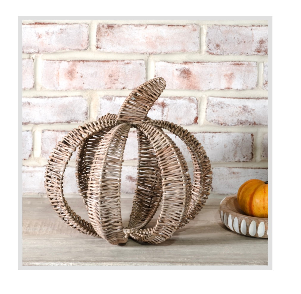 9.5" SLOTTED WILLOW PUMPKIN