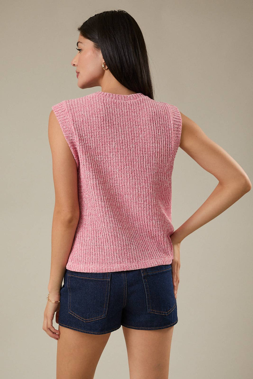 CREW NECK SLEEVELESS MUSCLE BOUCLE TANK TOP