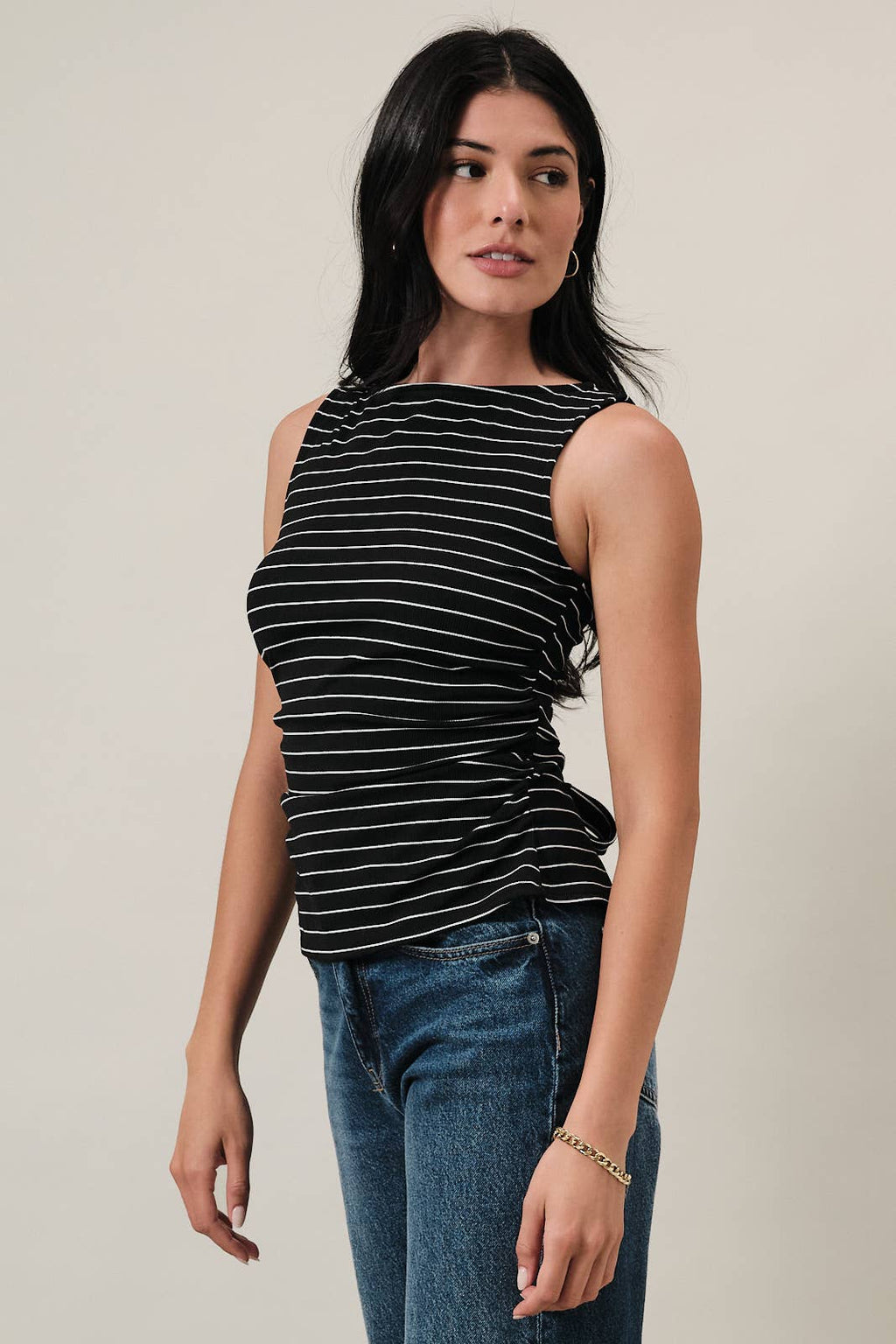 BOAT NECK FRONT SIDE RUCHING BACK RIBBON TIE DETAIL TOP