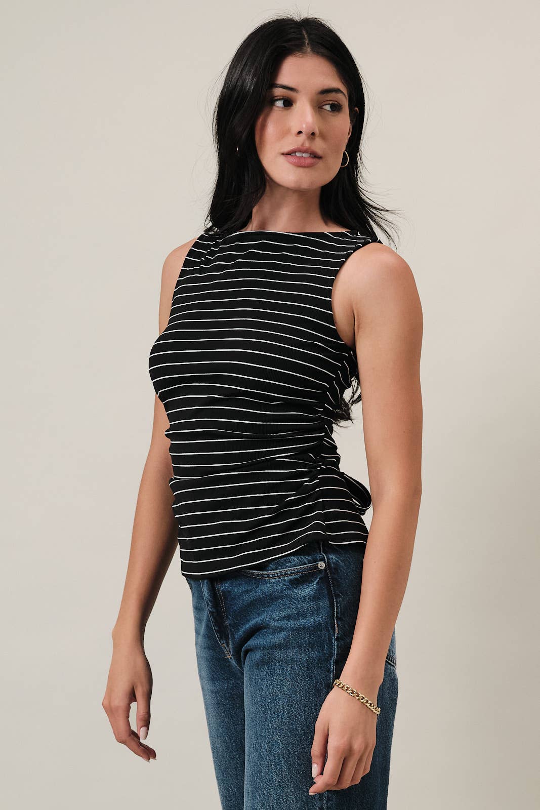 BOAT NECK FRONT SIDE RUCHING BACK RIBBON TIE DETAIL TOP