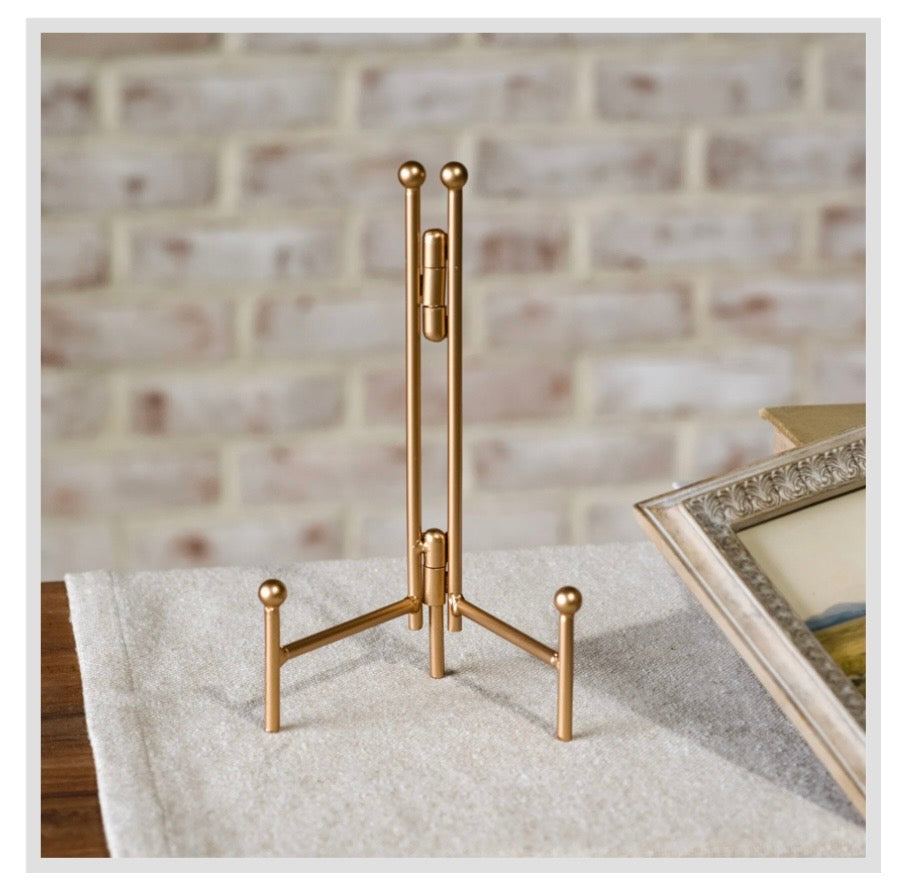 8.25" Gold Straight Back Easel