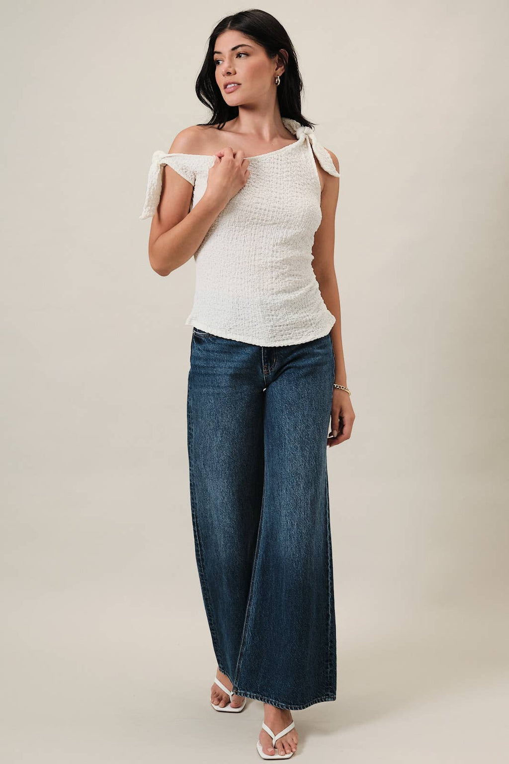 ONE SHOULDER OFF TIE SHOULDER SIDE RUCHED TEXTURED KNIT TOP