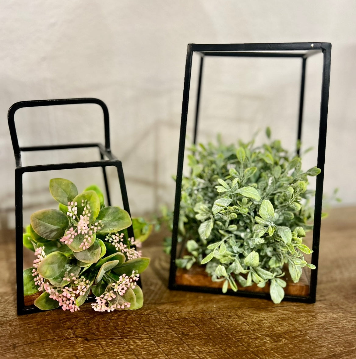 LG IRON WOOD TABLE DISPLAY