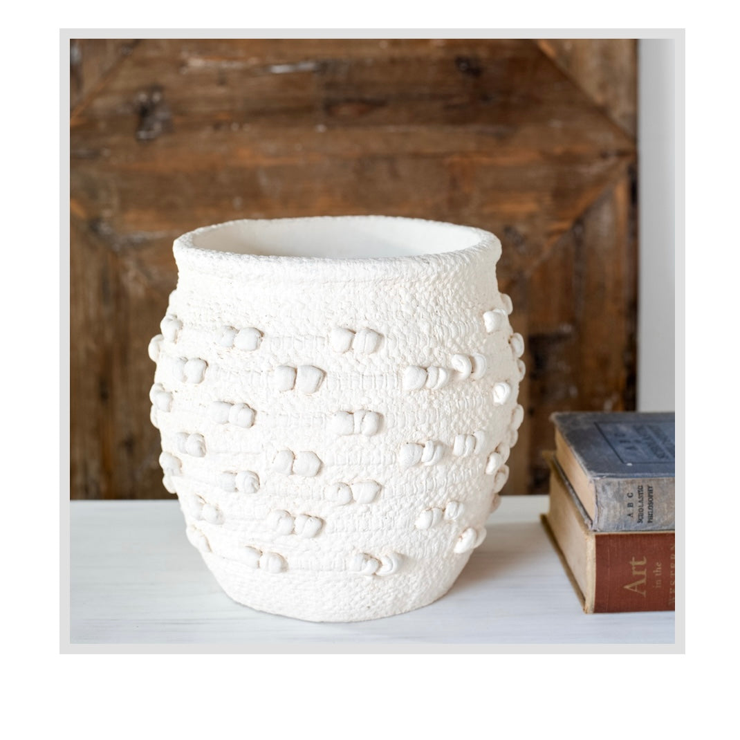 8.3" OFF WHITE KNOT VASE
