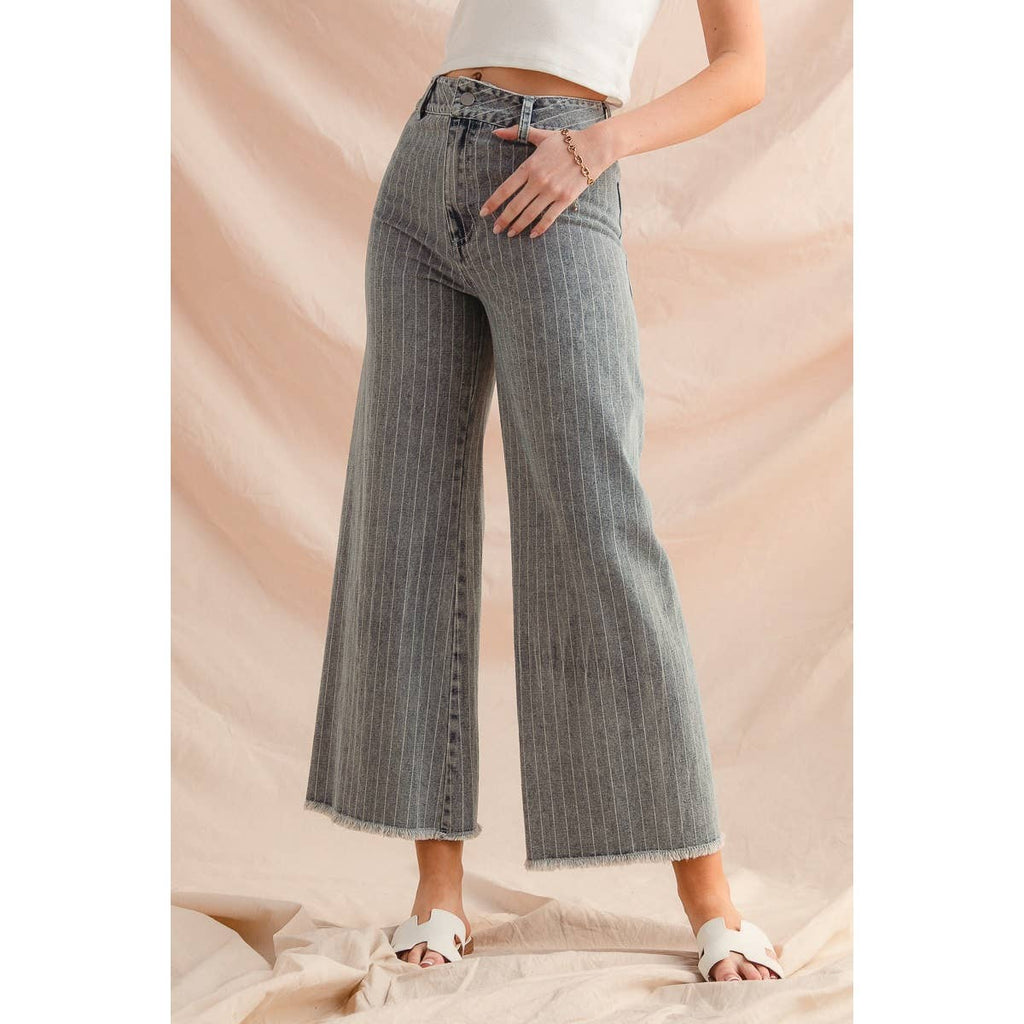 WASHED STRIPE DENIM FRAYED HEM PANTS