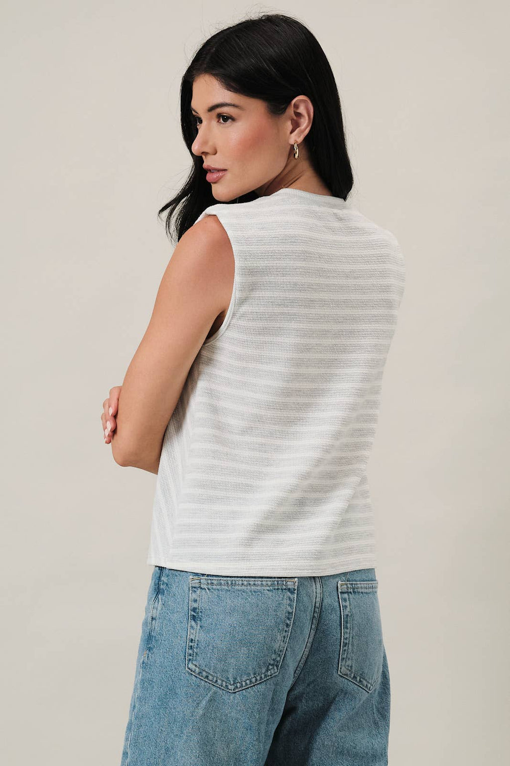 CREW NECK SLEEVELESS DIAGONAL PANEL STRIPE TOP