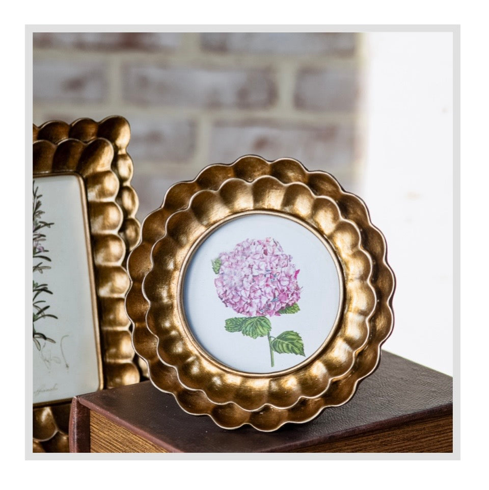 4x4" Round Bronze Scallop Photo Frame
