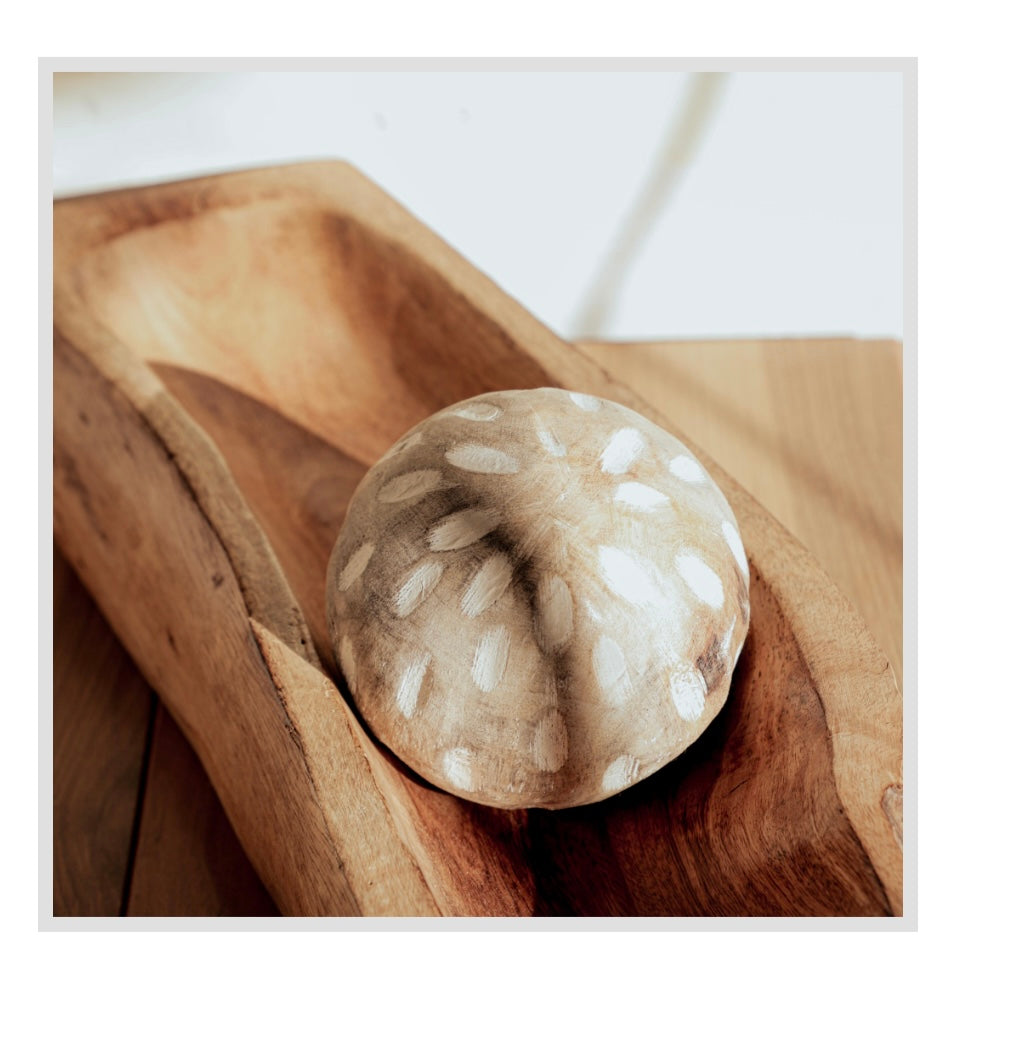 4" CARVED WOOD BALL WITH WHITE CARVING