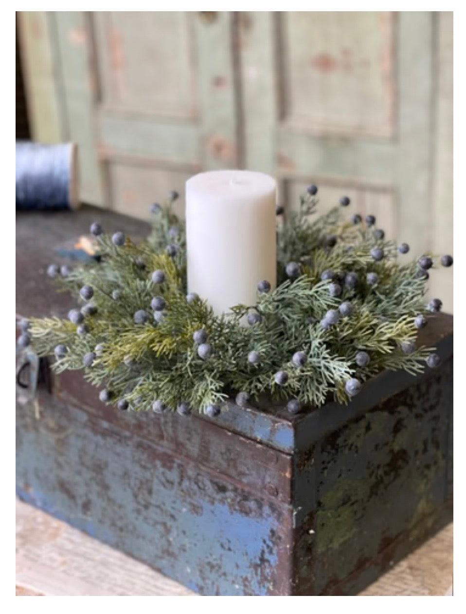 15" Midnight Juniper Candle Ring