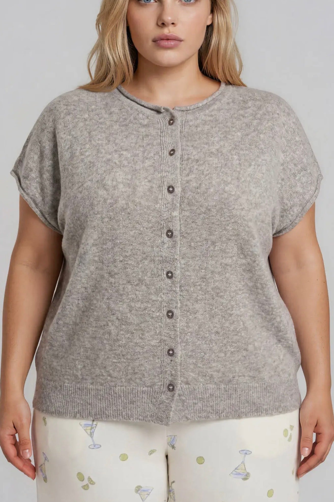 Curvy Raw Edge Seamless Lightweight Cardigan
