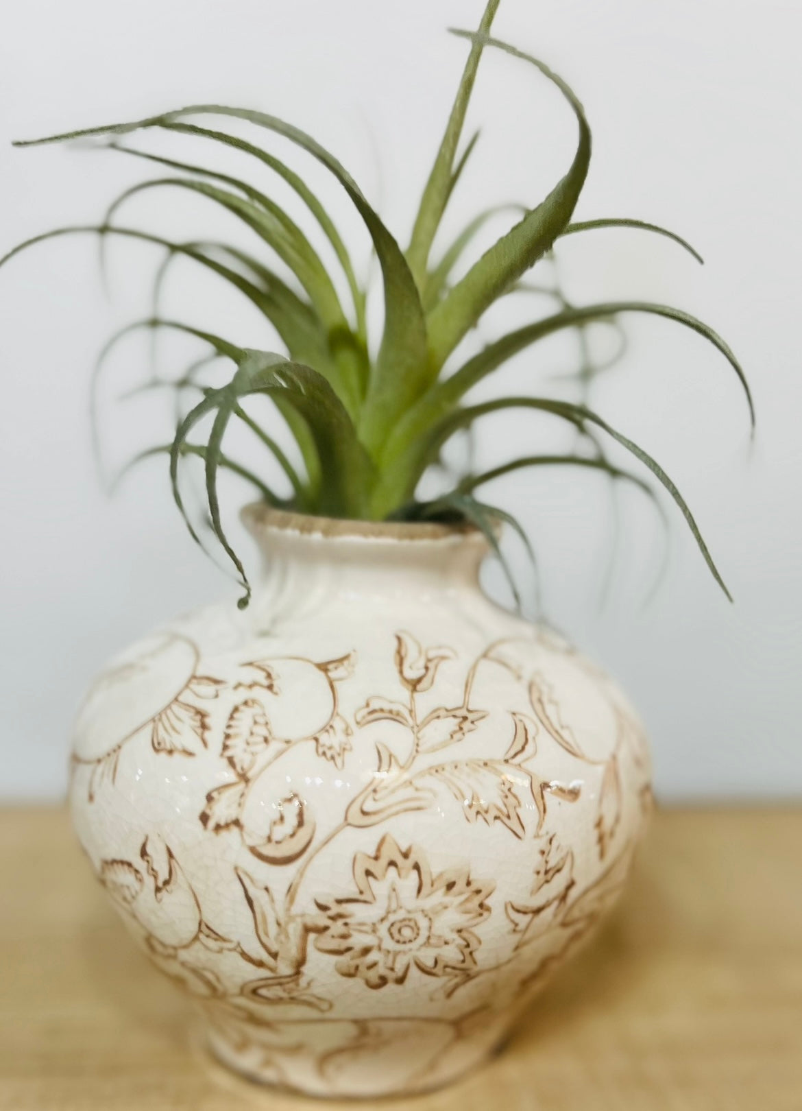 4.7" BEIGE HEIRLOOM VASE