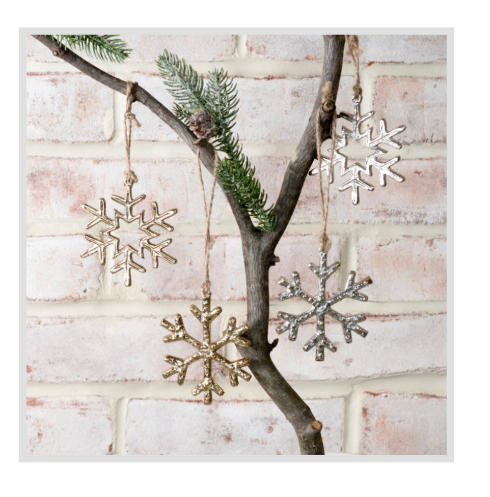 SILVER & GOLD SNOWFLAKE ORNAMENTS