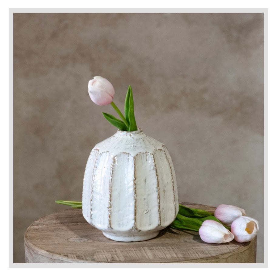 5.5" White Scallop Vase