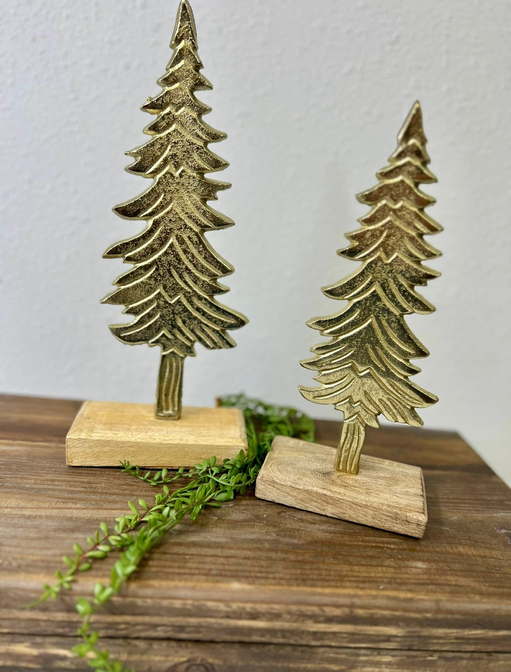 12.5" GOLD TREE ON WOOD STAND
