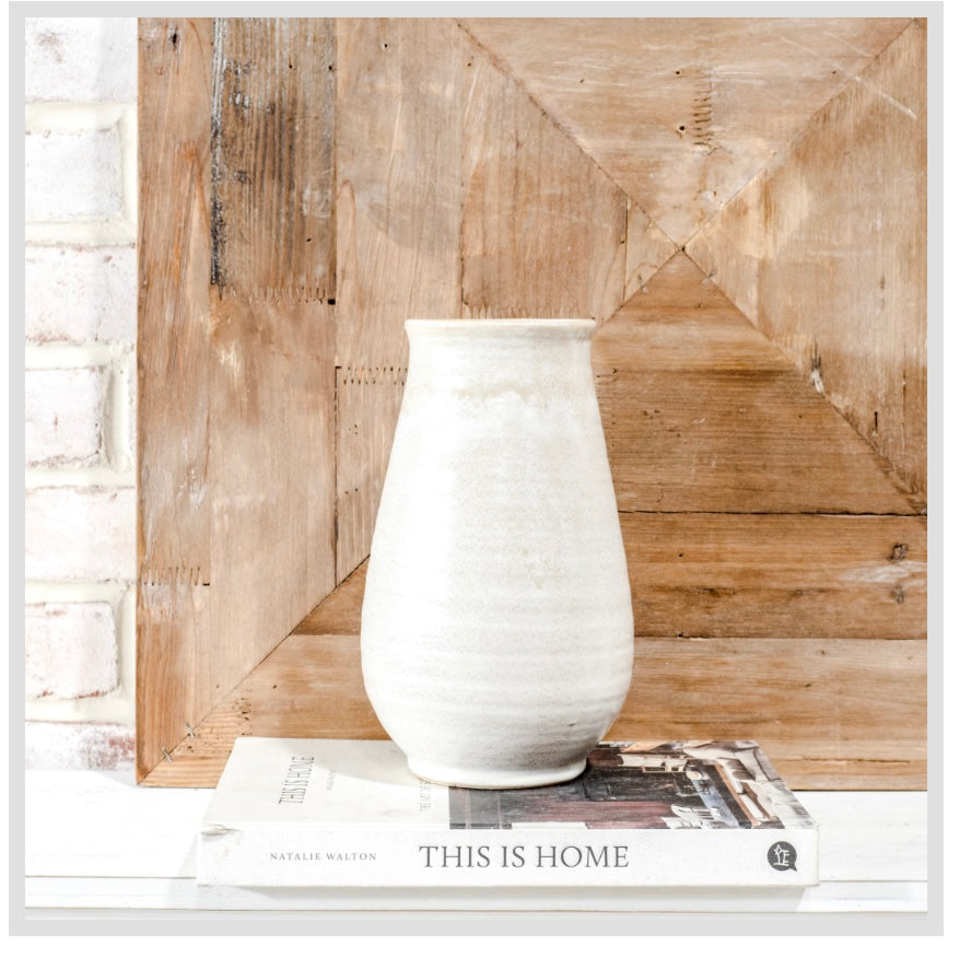 9.3" BEIGE/WHT DECO VASE