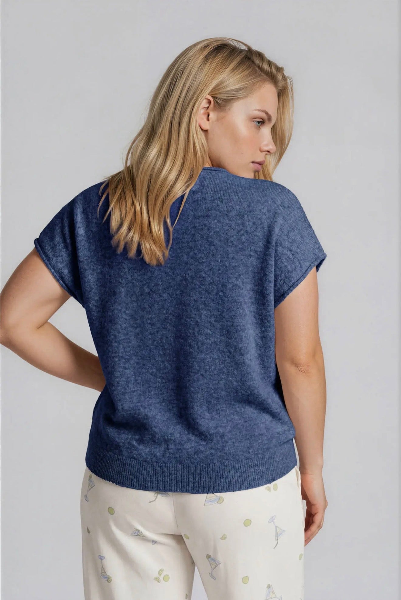 Curvy Raw Edge Seamless Lightweight Cardigan