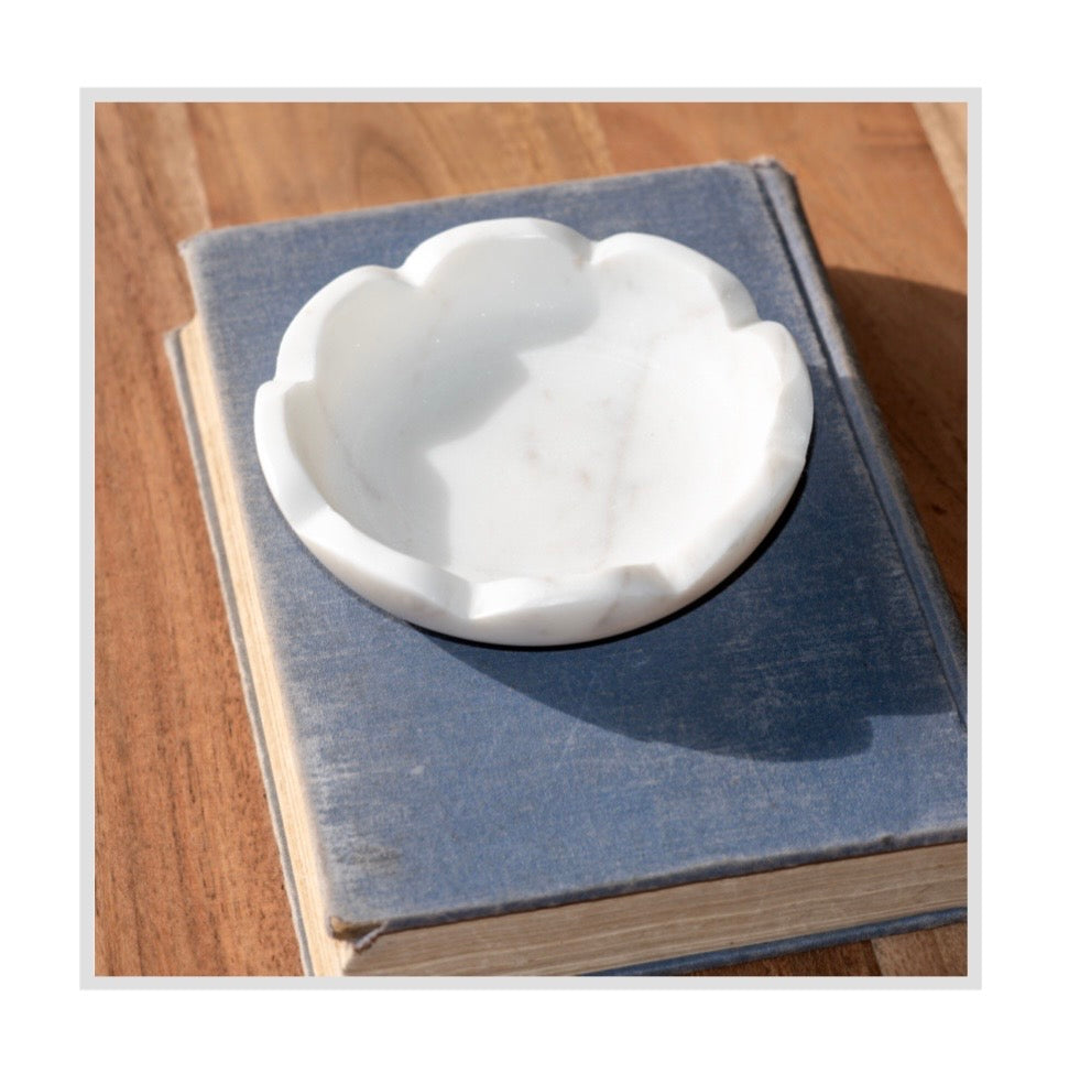 4.3" Marble Scalloped Bowl