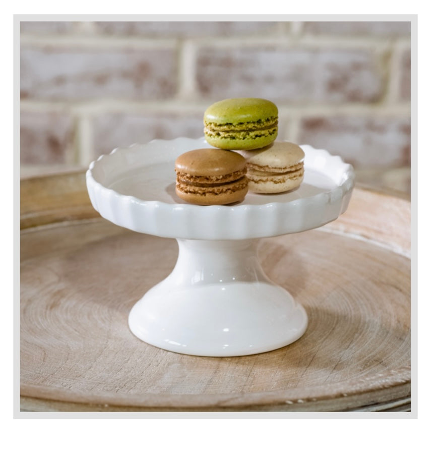 5.5"W WHITE SCALLOPPED PEDESTAL