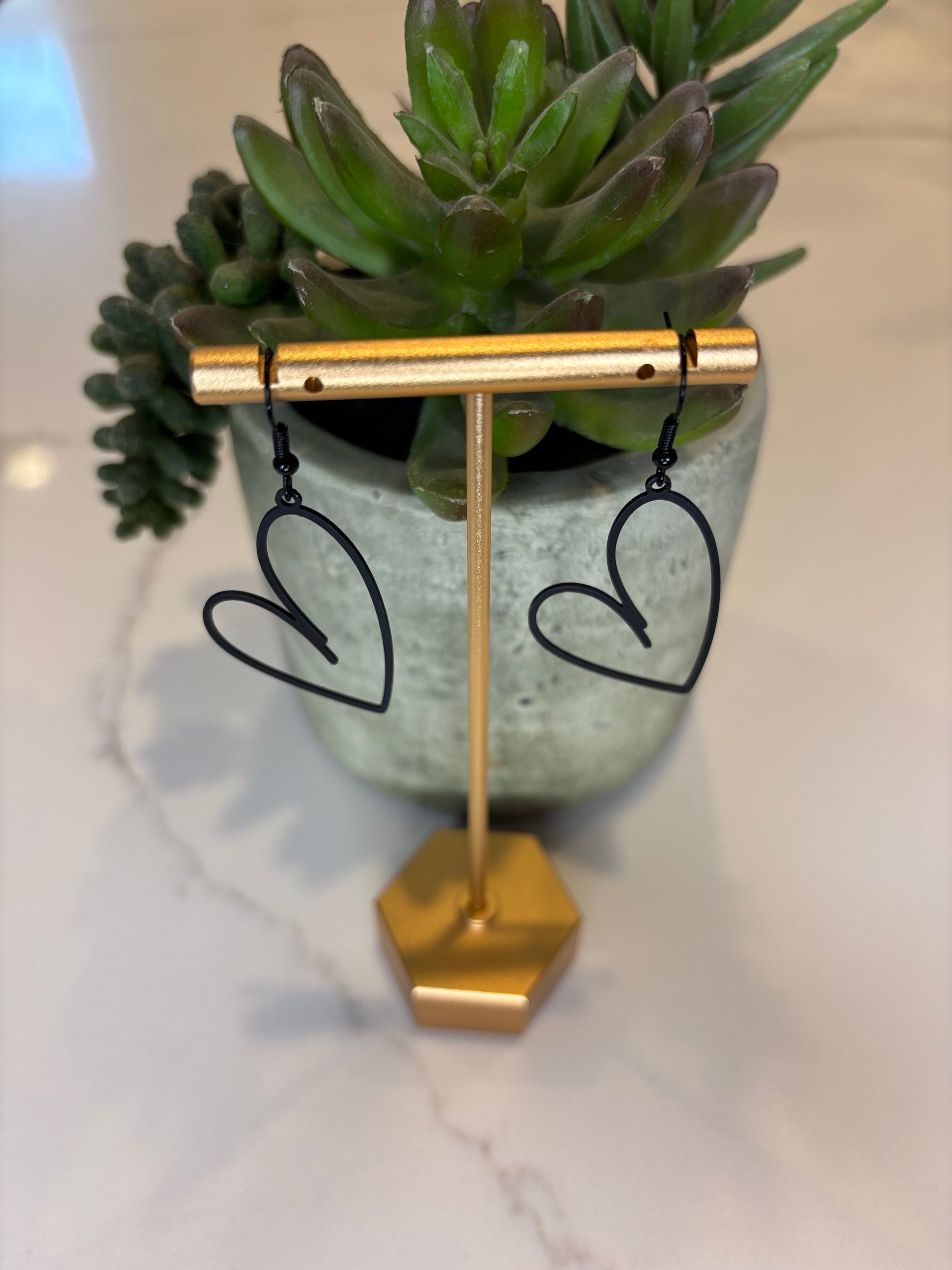 Black Metal Cutout Heart Dangle Earrings