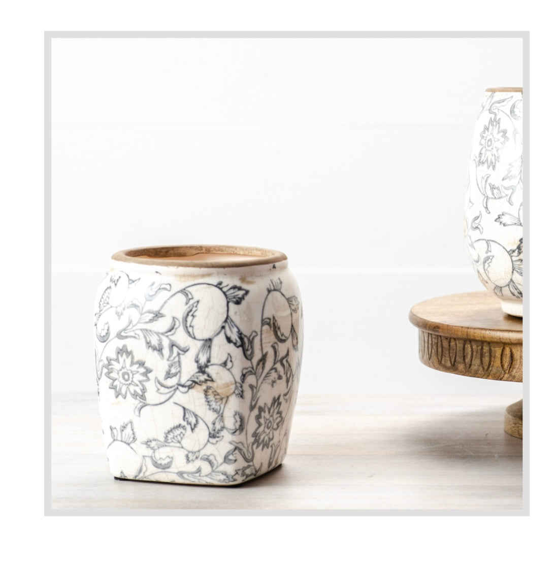 SHORT SQUARED EDGE HEIRLOOM VASE